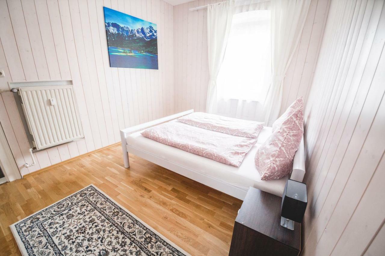 Ferienwohnung Alpi ガルミッシュ・パルテンキルヒェン エクステリア 写真